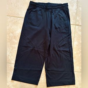 Nike Women’s Black Loose Fit Wide Leg Pants in Size Large NWT